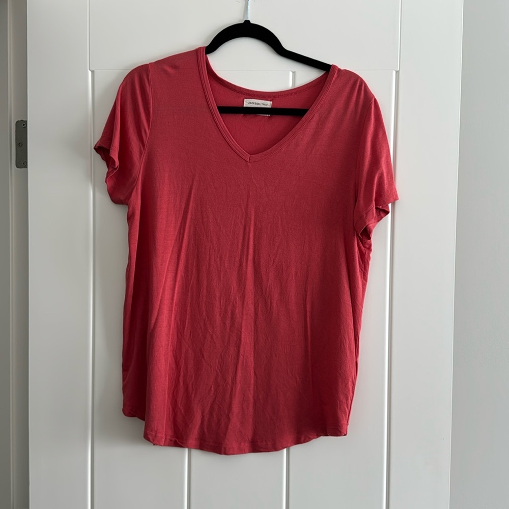 JACKSON Rowe Size L 🇨🇦 T-Shirt V Neck Brick S/S Modal Blend